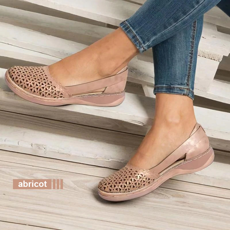 Sandale plate respirante à bout rond pour femme